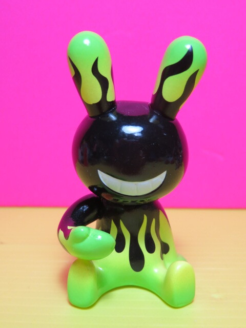 BLACK RABBIT ブラックラビット フィギュア ファイヤー(ライムグリーン)拍卖