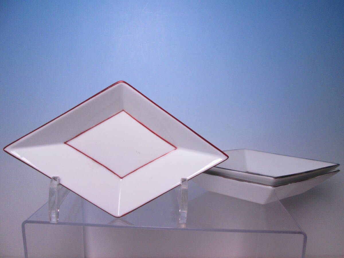 ☆お料理屋さんの器 春作 赤/銀色ライン 菱形向付 三客 小皿/茶懐石/割烹/日本料理拍卖