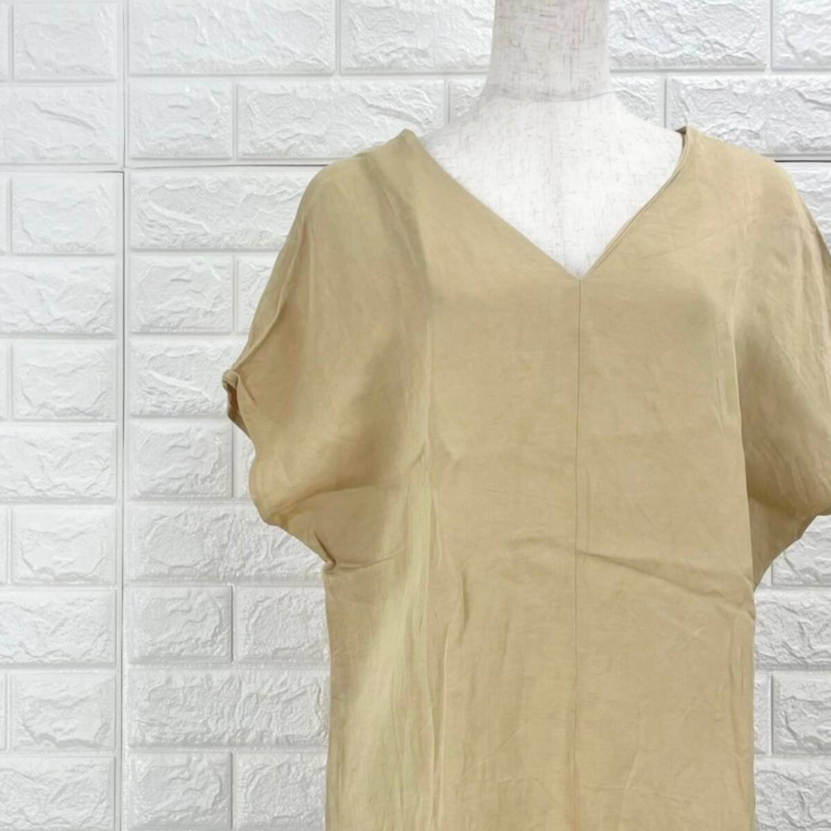 【A3623】23区 VINGT-TROIS ARRONDISSEMENTS ニジュウサンク ブラウス レディース ベージュ 半袖 Vネック 上品 カジュアル 夏 Lサイズ拍卖