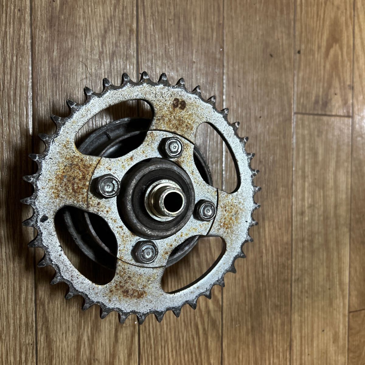 ホンダ リトルカブ(AA01)リアハブ スプロケット拍卖