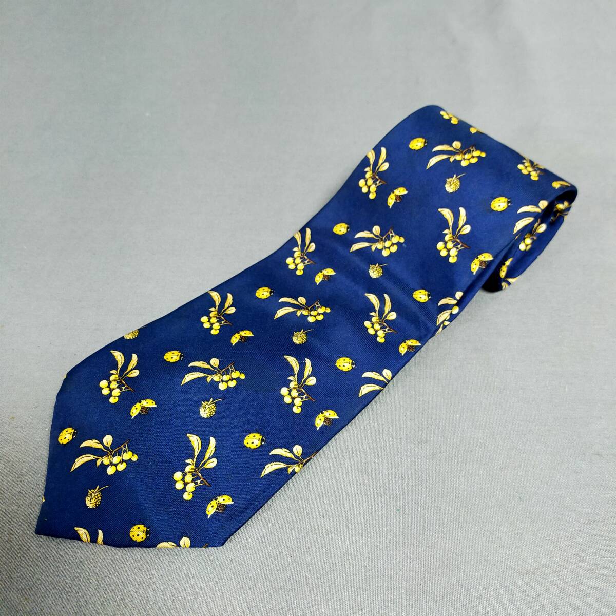 ▲ 7/10 291858 YVES SAINT LAURENT イブサンローラン ネクタイ ネイビー系 絹100% メンズ 服飾小物拍卖