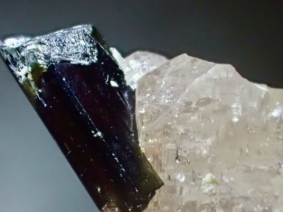 パキスタン産 トパーズ&ショール 黄玉&鉄電気石 原石 標本拍卖