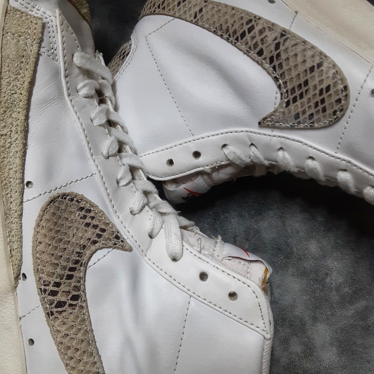 最値!80'sアーカイブ!希少19年製!幻のパイソンスウォッシュ!ナイキ ブレザー 77 ヴィンテージ ミッド高級スニーカー!ホワイト!白蛇柄 27cm拍卖