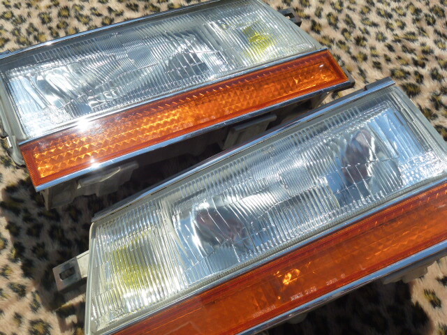 【良品!最安値】Y30 グロリア ヘッドライト ワゴン バン 日産 ニッサン 純正 ヘッドランプ ハードトップ クリアランスランプ ライト 旧車拍卖