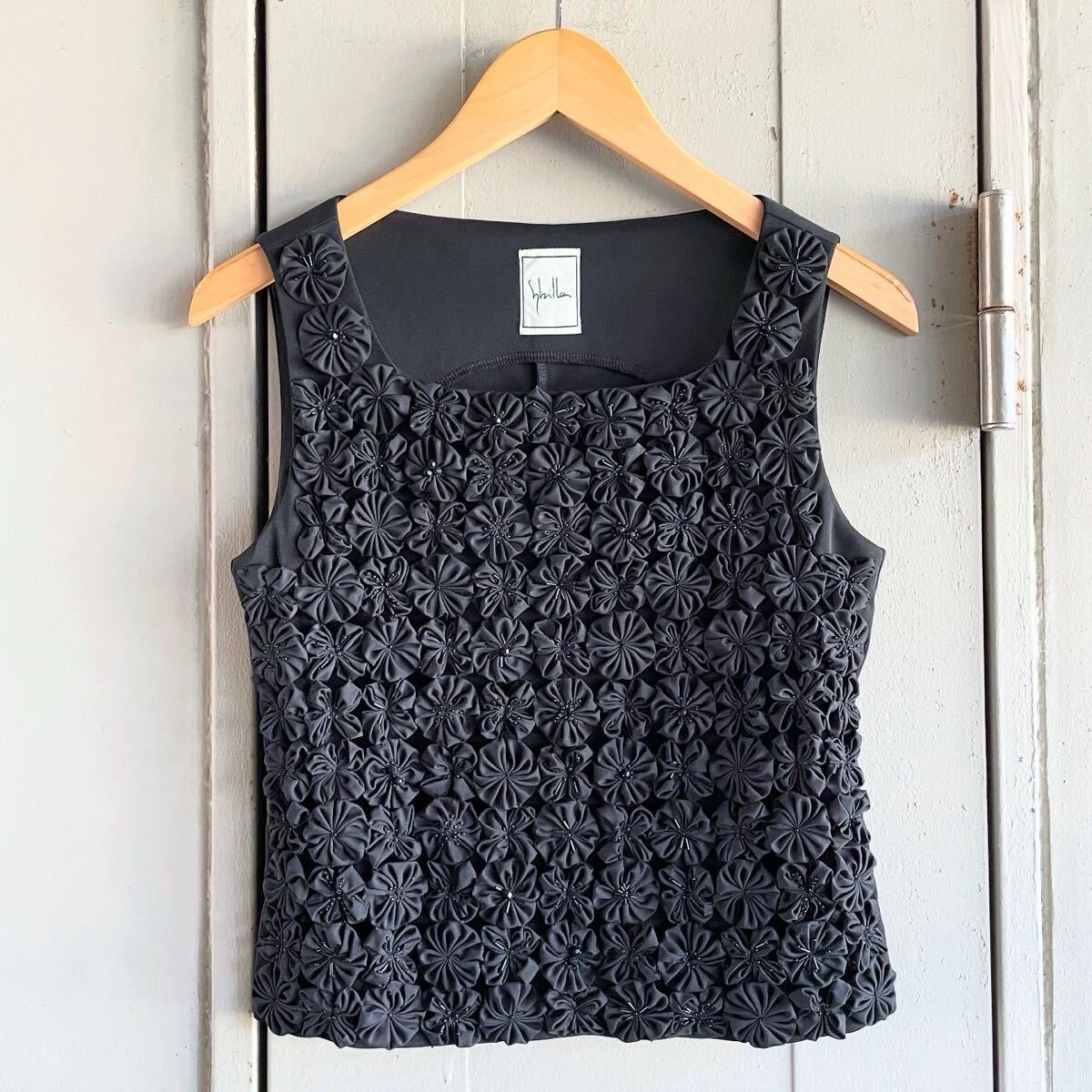 Sybilla シビラ 黒 トップス ノースリーブ ブラウス ビーズ ヨーヨーキルト つまみ細工 M 美品拍卖