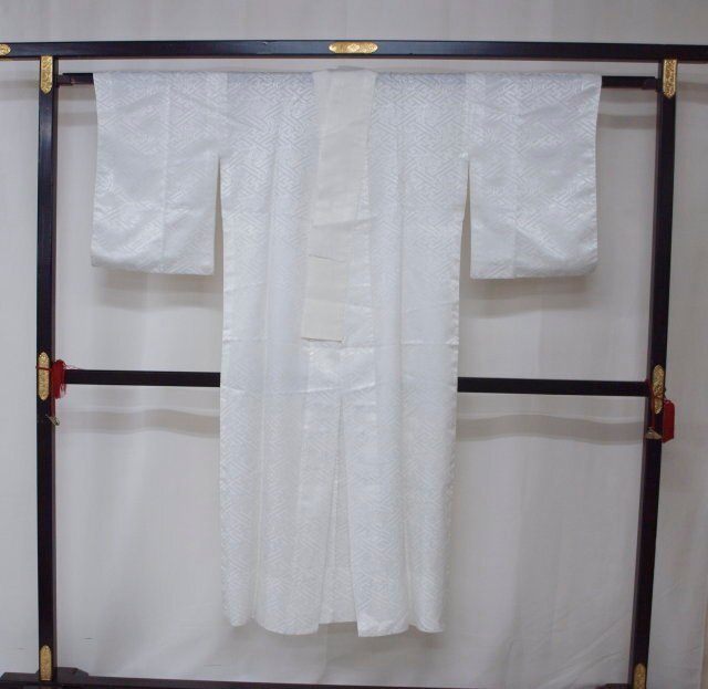貸衣装処分品 2128 長襦袢(訪問着・留袖用)白 紗綾型・野菊(中古)〈レターパック不可〉拍卖