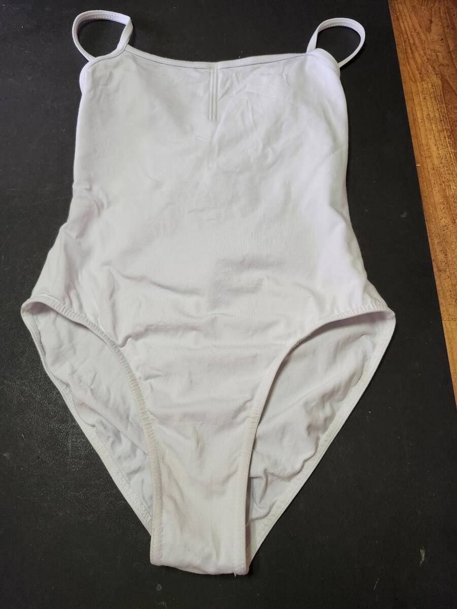 バレエ レオタード 純白 大きめ胸パッドつき拍卖