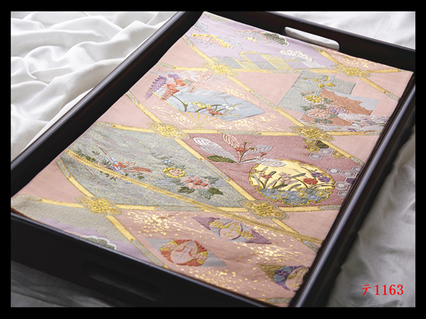 蔵【テ1163】西陣逸品 振袖可 格天井雪輪花鳥紋 珊瑚色地 気品豊かに 正絹純金糸六通高級美術袋帯◇検◇簪着物名古屋帯和装小物帯締め拍卖