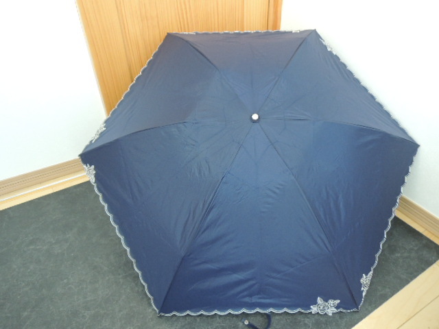 P850 【USED】  傘 ニナリッチ NINA RICCI  日傘 雨傘 折畳傘拍卖
