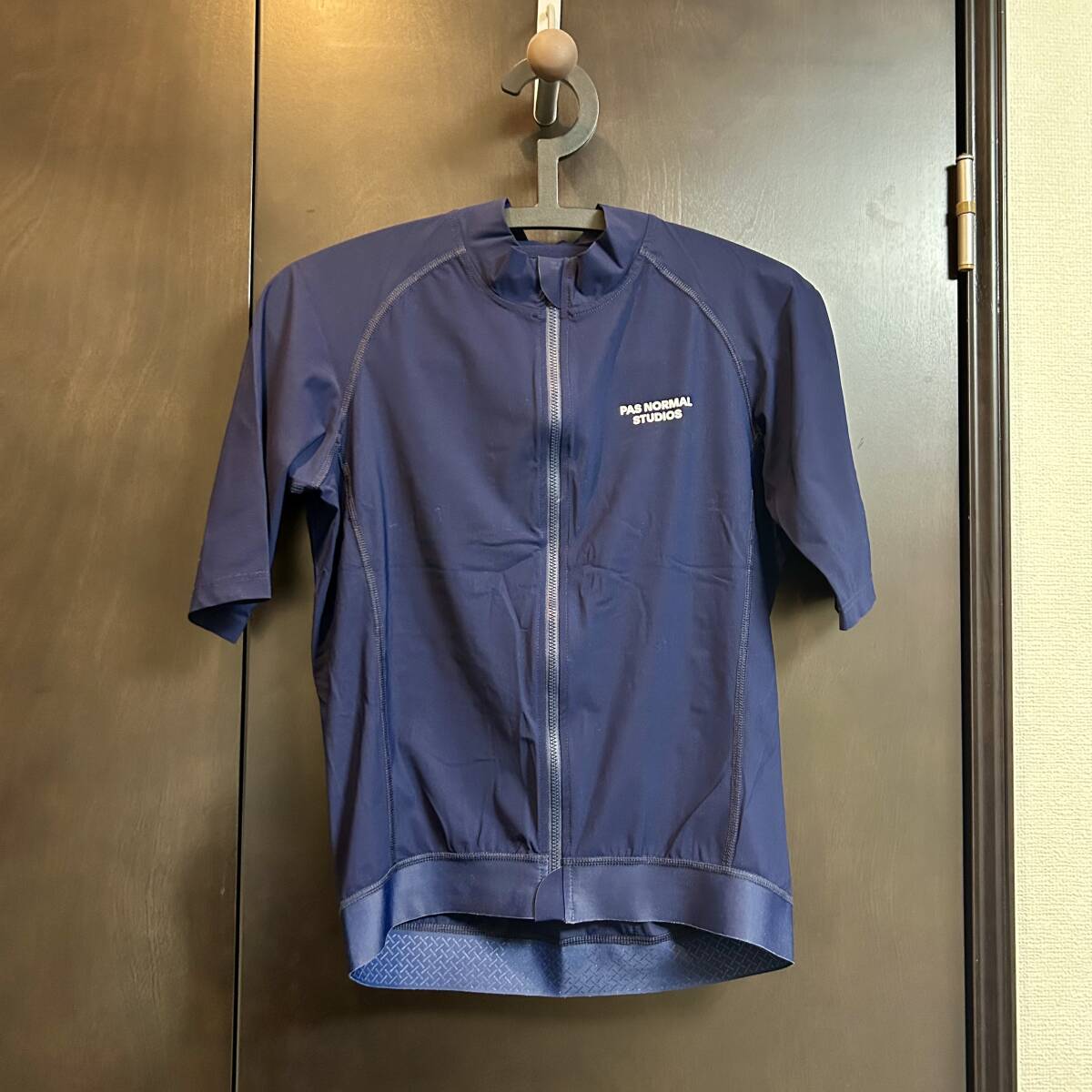 【中古美品】PAS NORMAL STUDIOS ESSENTIAL JERSEY 紺 Mサイズ拍卖