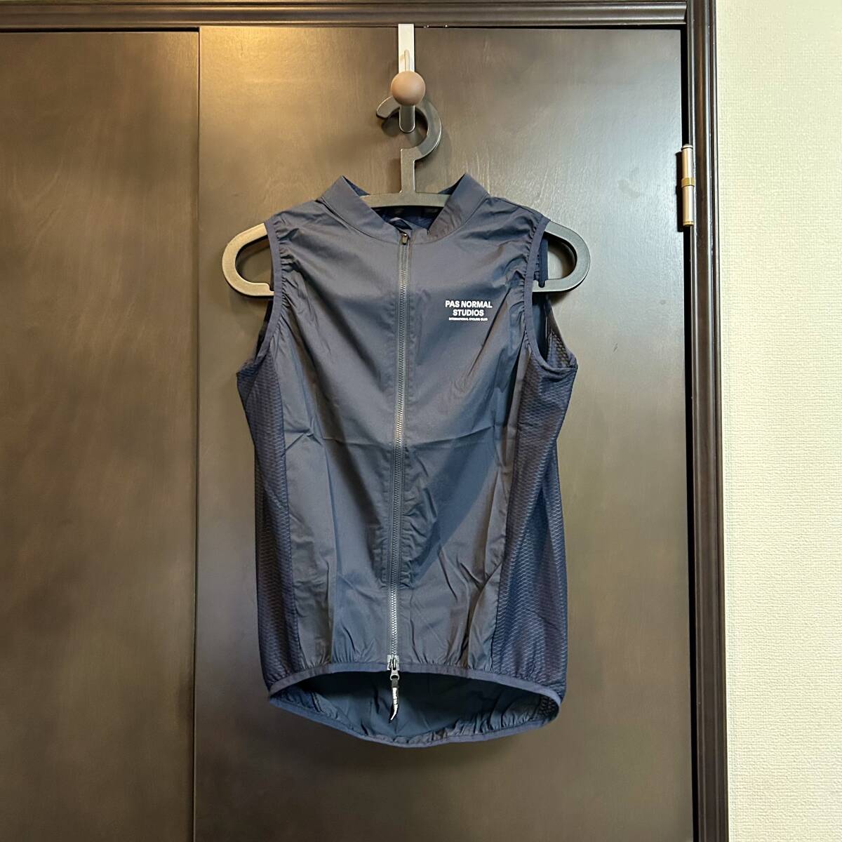 【中古美品】PAS NORMAL STUDIOS STOW AWAY GILET 濃紺 Mサイズ拍卖