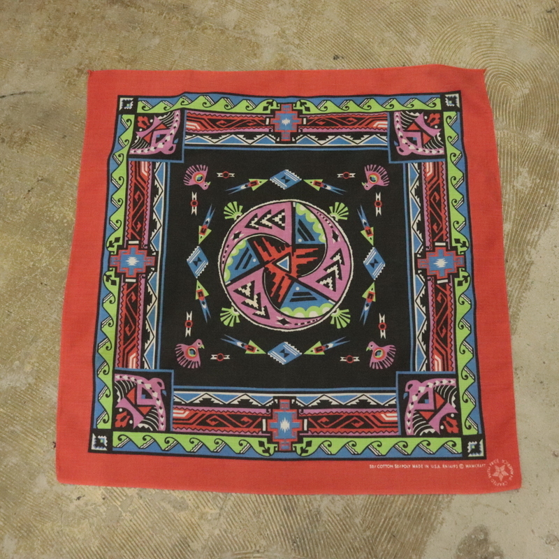 BD326 80sビンテージ バンダナ USA製■1980年代製 レッド ネイティブ サンダーバード ハンカチ アメカジ アクセサリー 小物 アンティーク 拍卖