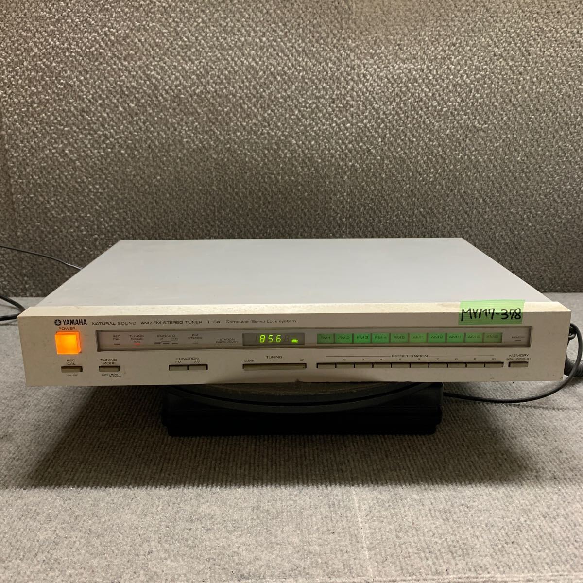 MYM7-378 激安 YAMAHA T-6a STEREO TUNER 通電、電源オン、オフOK 中古現状品 ※3回再出品で処分拍卖