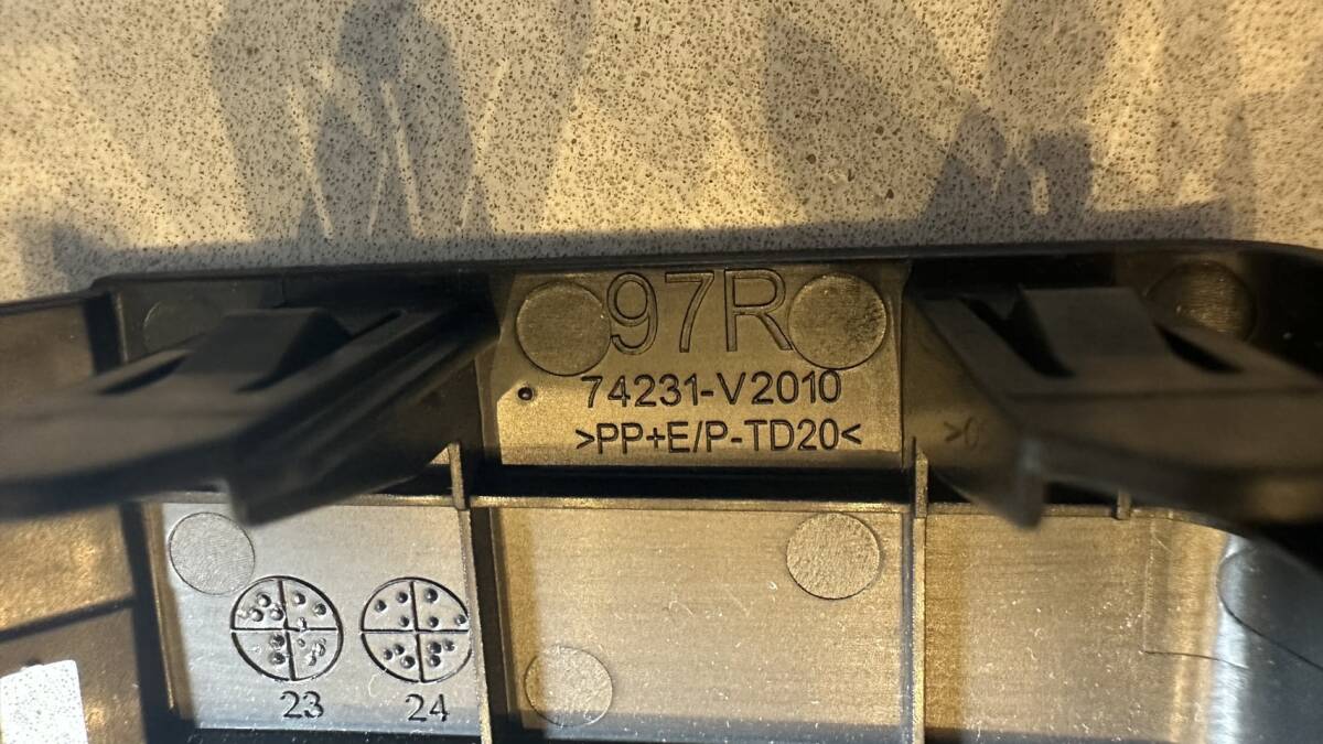 アルファード用 FRドア アームレスト ベースパネのみ 74231-V2010 6AA-AAHH45W トヨタ純正部品 送料無料拍卖