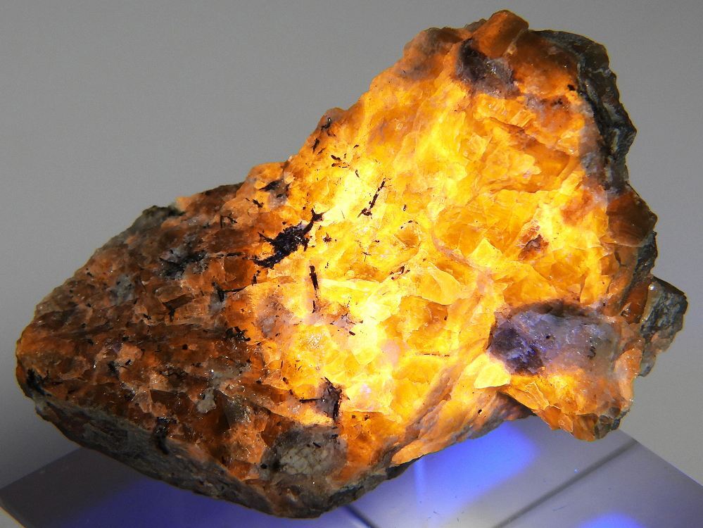 ☆☆ 方ソーダ石 ソーダライト (蛍光 / 原産地) <グリーンランド> 24 ☆☆拍卖