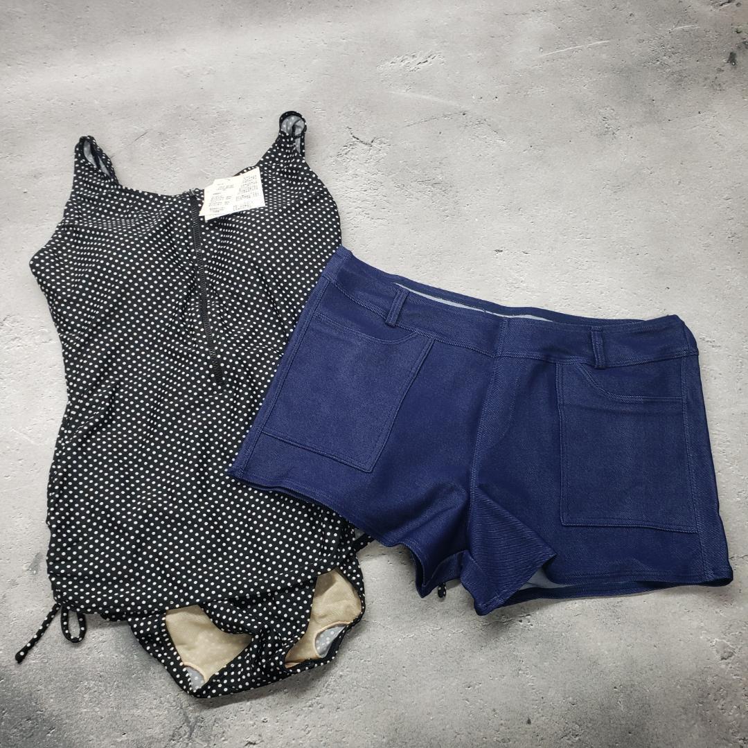 【Lサイズ】黒地に白のドット柄 ワンピース水着 ネイビーのショートパンツ拍卖