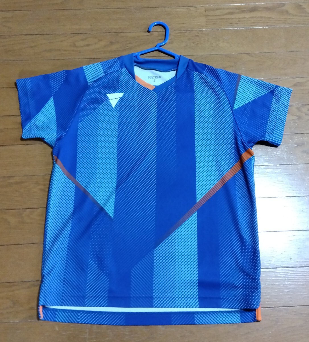 卓球ヴィクタスシャツ青S拍卖