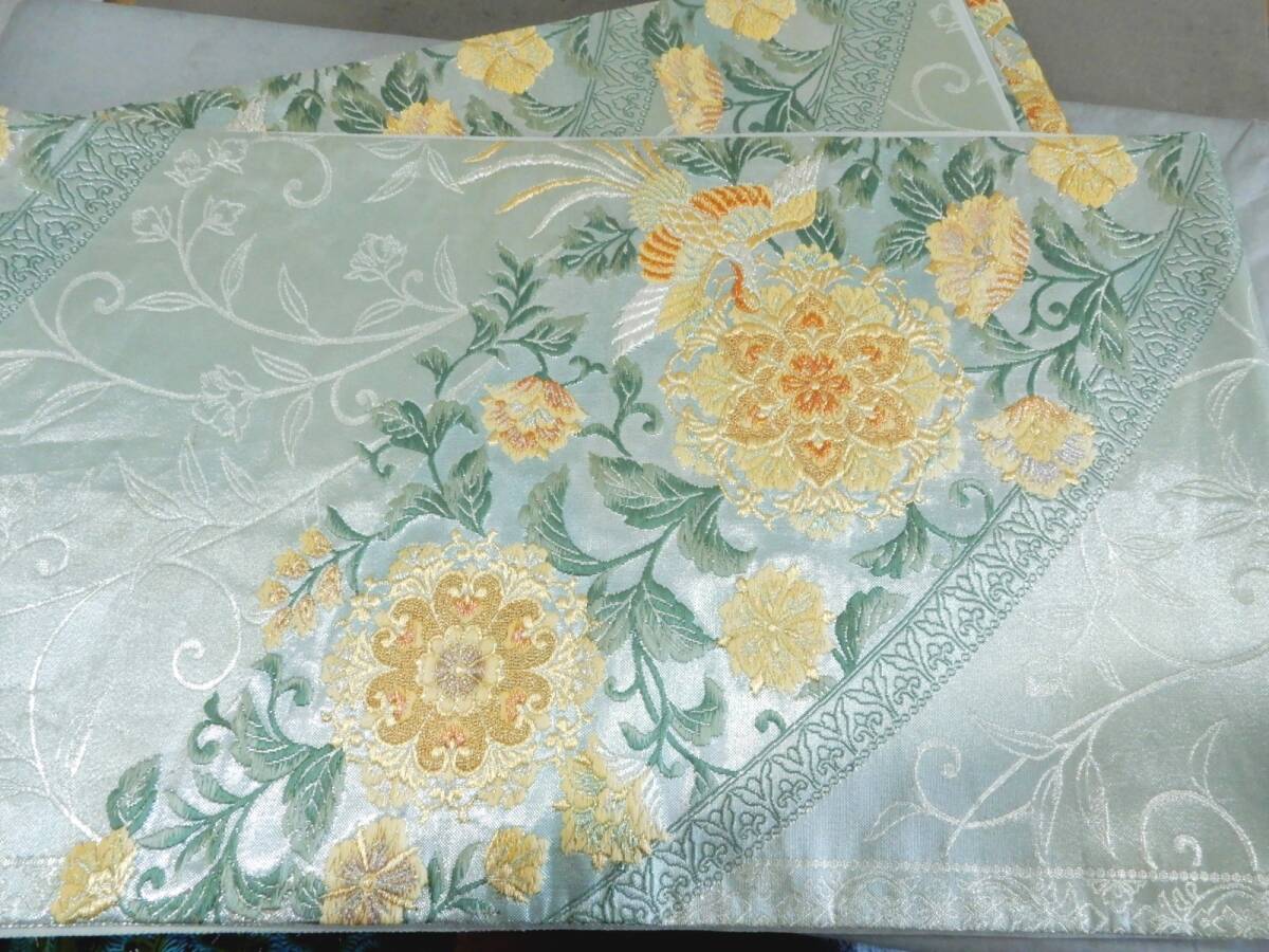 <銀の斧>正絹・花鳥文様袋帯・更紗柄・宝相華文に鳥・淡い山葵色拍卖