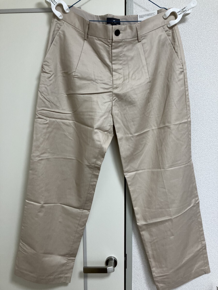 【新品未使用】H&M 夏用 薄いベージュ パンツ 男拍卖