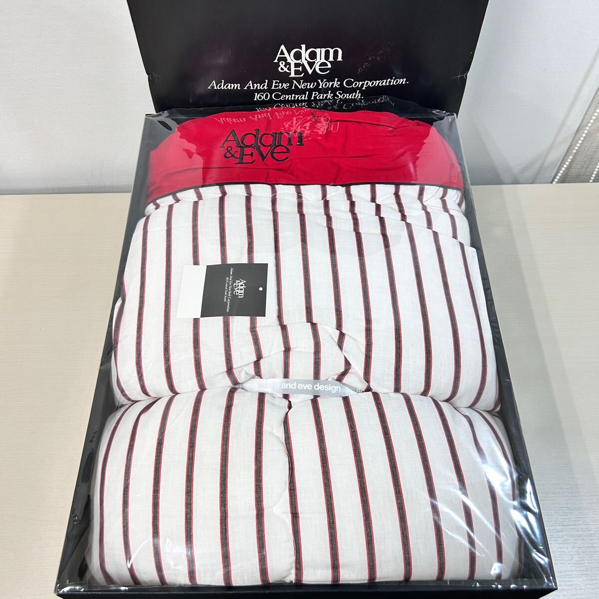 ★未使用品★ Adam & Eve アダム&イブ 掛け布団 シングル 寝具 レッド ストライプ柄 ギフト (07137F拍卖