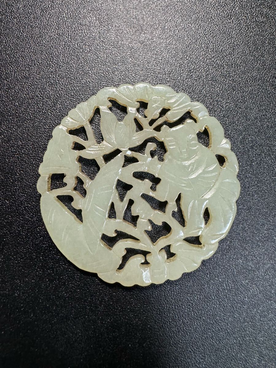 本玉 子供 天然石 老玉和田玉 古玉 中国古美術白玉 透かし彫り 時代物 和田玉製 お守り 極細工 開運 リアル繊細彫刻 清時代拍卖