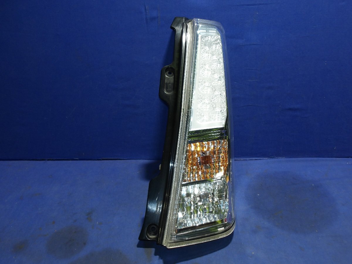 【D】スズキ ワゴンR MH44S 純正 右テール TOKAIDENSO 35603-72M1拍卖