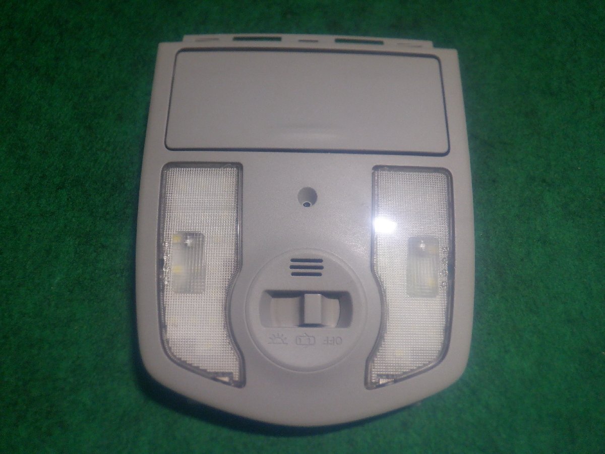 【B】トヨタ プリウス ZVW30 純正 フロントルームランプ 小物入れ 1D111-124G LED付け替え拍卖