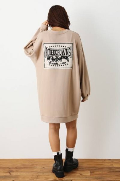 G392 RODEO CROWNS WIDE BOWL ロデオクラウンズワイドボウル ナイロン ポケット アップリケ ワンピース スウェット ベージュ系 F拍卖