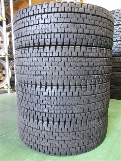 送料無料 スタッドレス 265/70R19.5 DUNLOP SP001 2020年製 4本セット 11mmぐらい拍卖