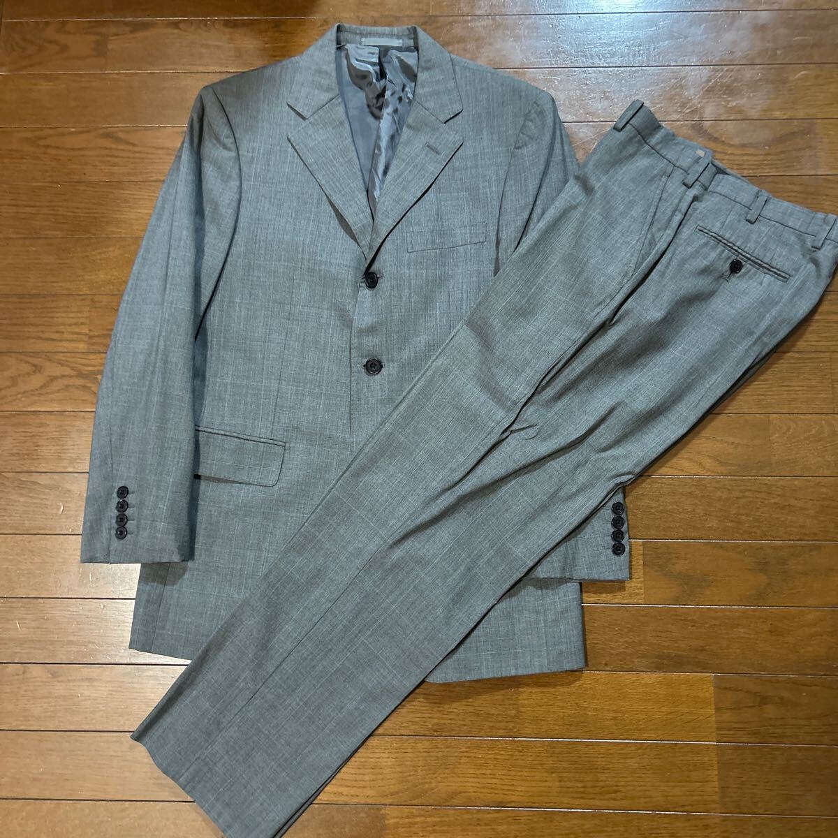 バーバリーブラックレーベル☆薄手グレーセットアップスーツ拍卖