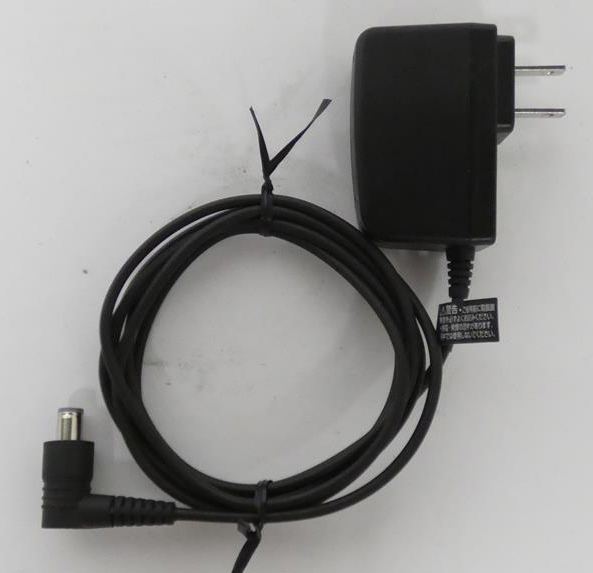 ■makita マキタ純正 掃除機 ACアダプター 充電器 DC1001 100V 13.7V 0.505A拍卖