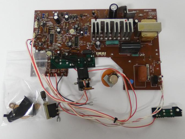 ■DENON レコードプレーヤー DP-30L コントロール基板、アンプ基板 ② TCA955/HD7401P/HA17901P/PC613拍卖