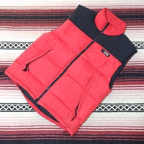 本格アウトドア◎【SIERRA DESIGNS】シエラデザイン ダウン ベスト 中綿 ジャケット ヌプシ ツートン レッド ブラック 赤 黒 M/Y27814j拍卖