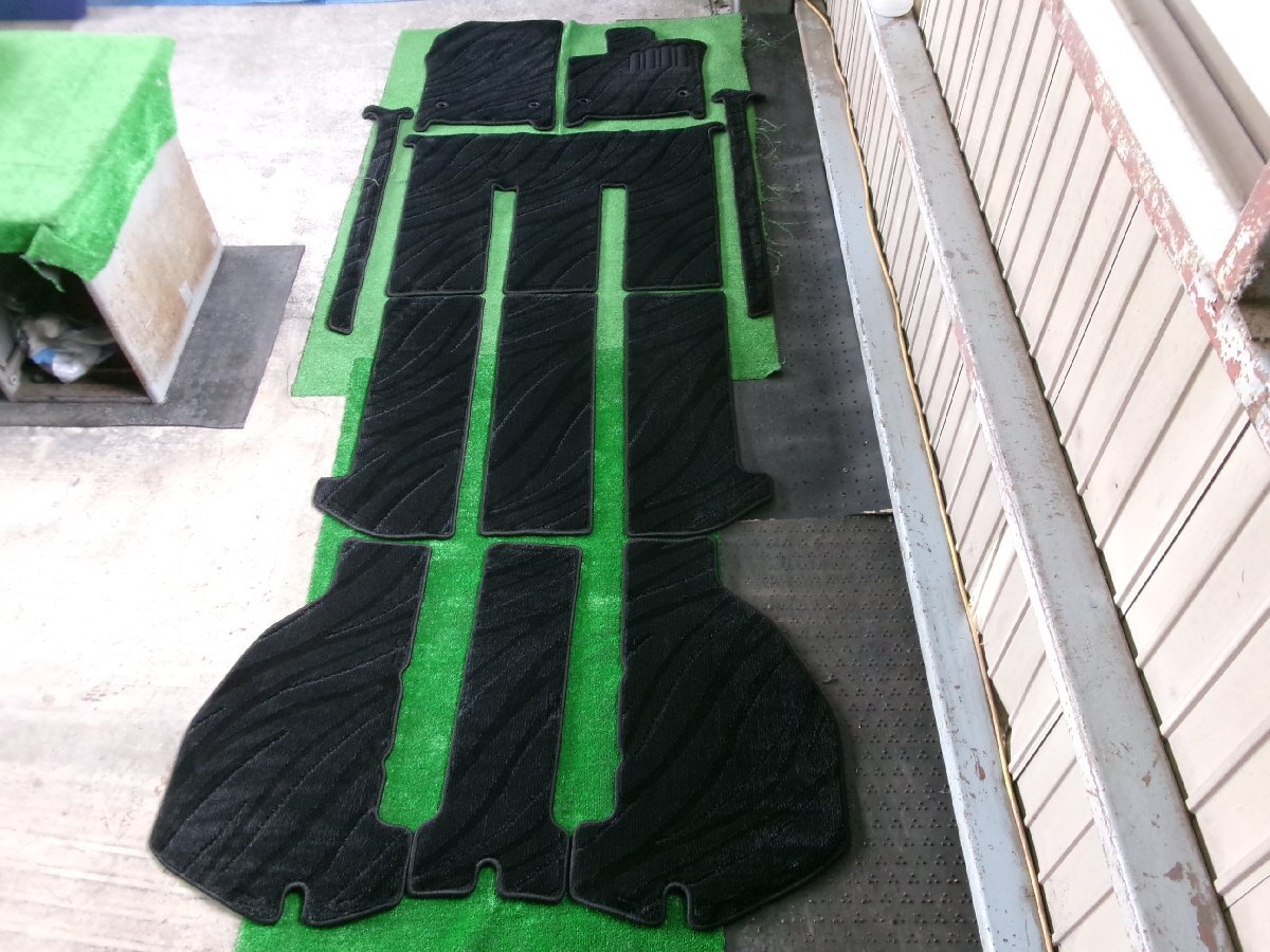 トヨタ アルファード ヴェルファイア40系 社外フロアマット エントランスマット クロ ウェーブ柄 15点セット 7人乗り Y7.0735拍卖