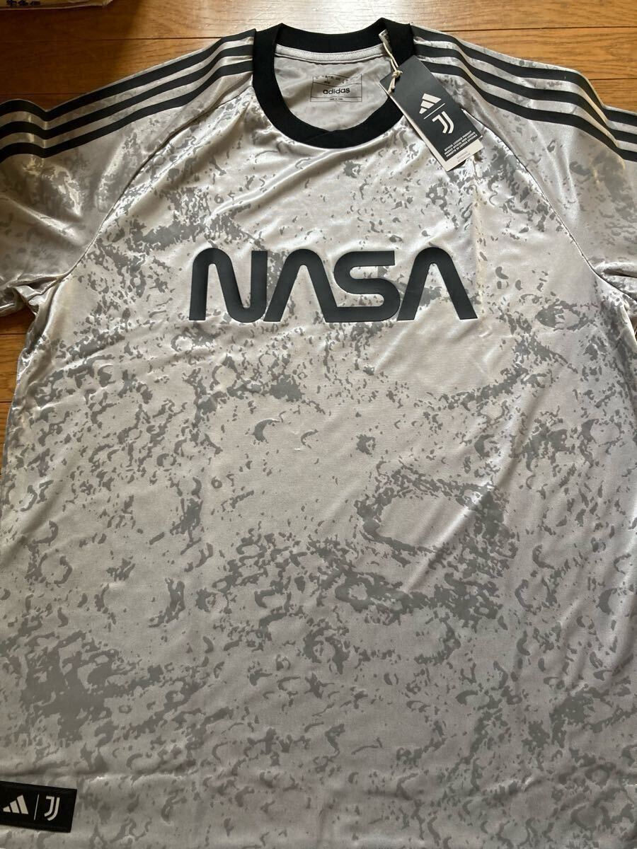 新品 正規品 アディダス ユベントス × NASAインスパイアード LFSTLR ジャージー XLサイズ JE3131拍卖