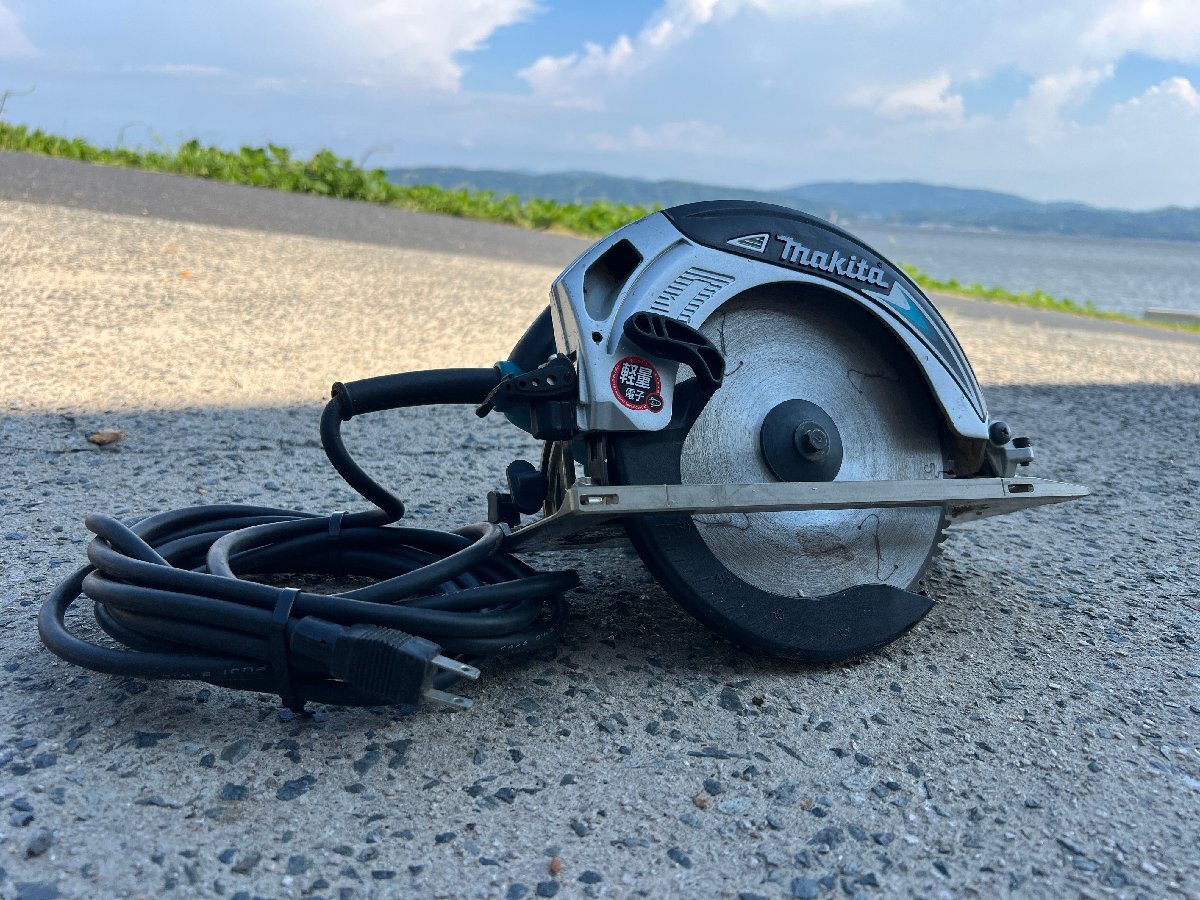 動作確認済み★現状渡しです。マキタ モデル5817CBA 190mm 電子造作用精密マルノコ 100v 50/60Hz拍卖