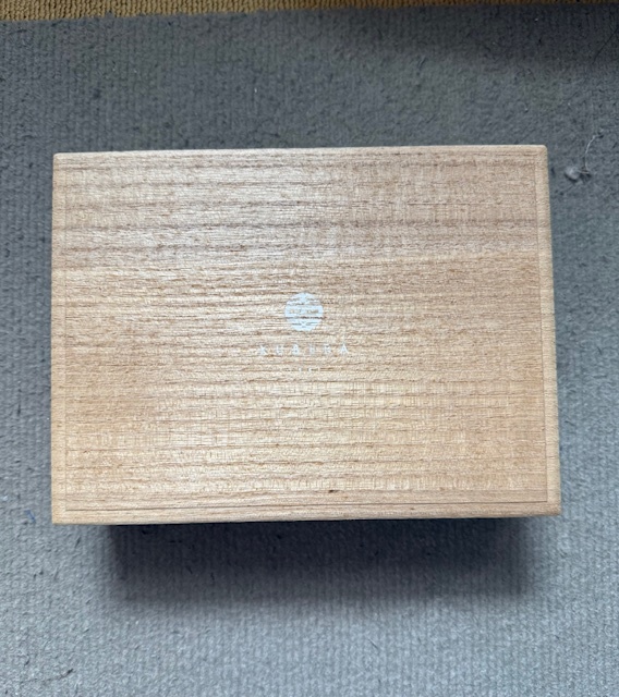 極美品:クベラKUBERA9981財布小銭入れスマホ入れコードバン型押し拍卖