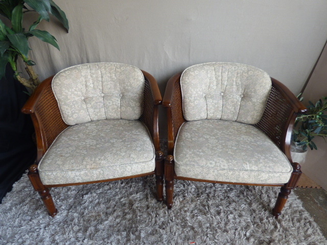 み558.【2脚】カリモク家具 ラタンチェア シングルソファ ファブリック クッション アジアン DIY リメイク 素材 パーツ拍卖