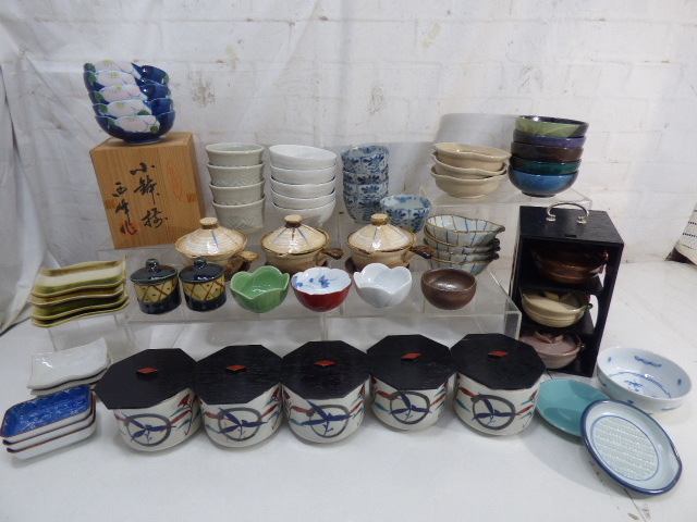 み601【大量】和食器まとめて 60点以上 小鉢 深皿 豆鉢 輪花鉢 土鍋型 薬味入れ 有田焼 西峰作 たち吉 美濃焼 清秀等 フタ付き 脚付き 角皿拍卖