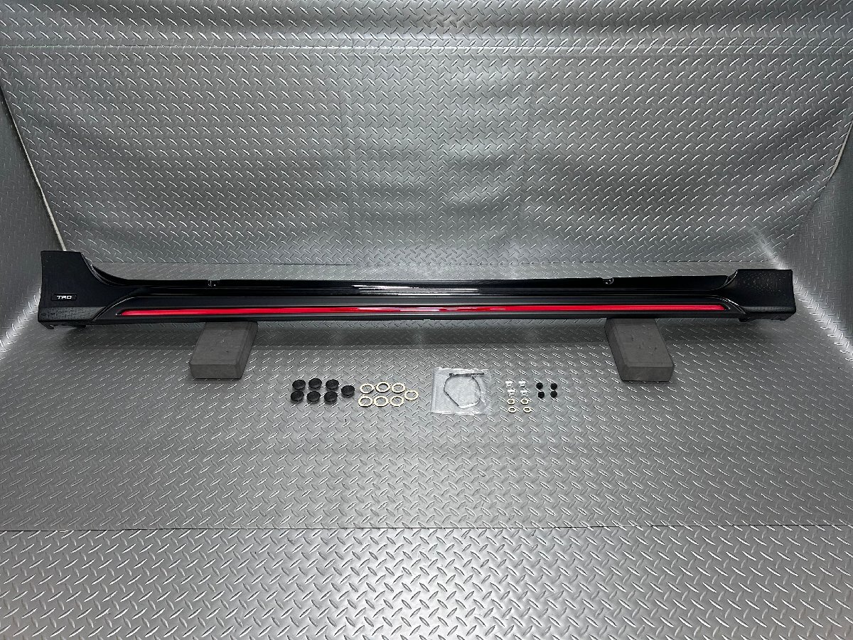 【新品】TRD 210系 カローラ カローラツーリング サイドステップ右 黒メタ/209/ブラックマイカ 品番MS344-12006 ZWE NRE ZRE(23080071)拍卖