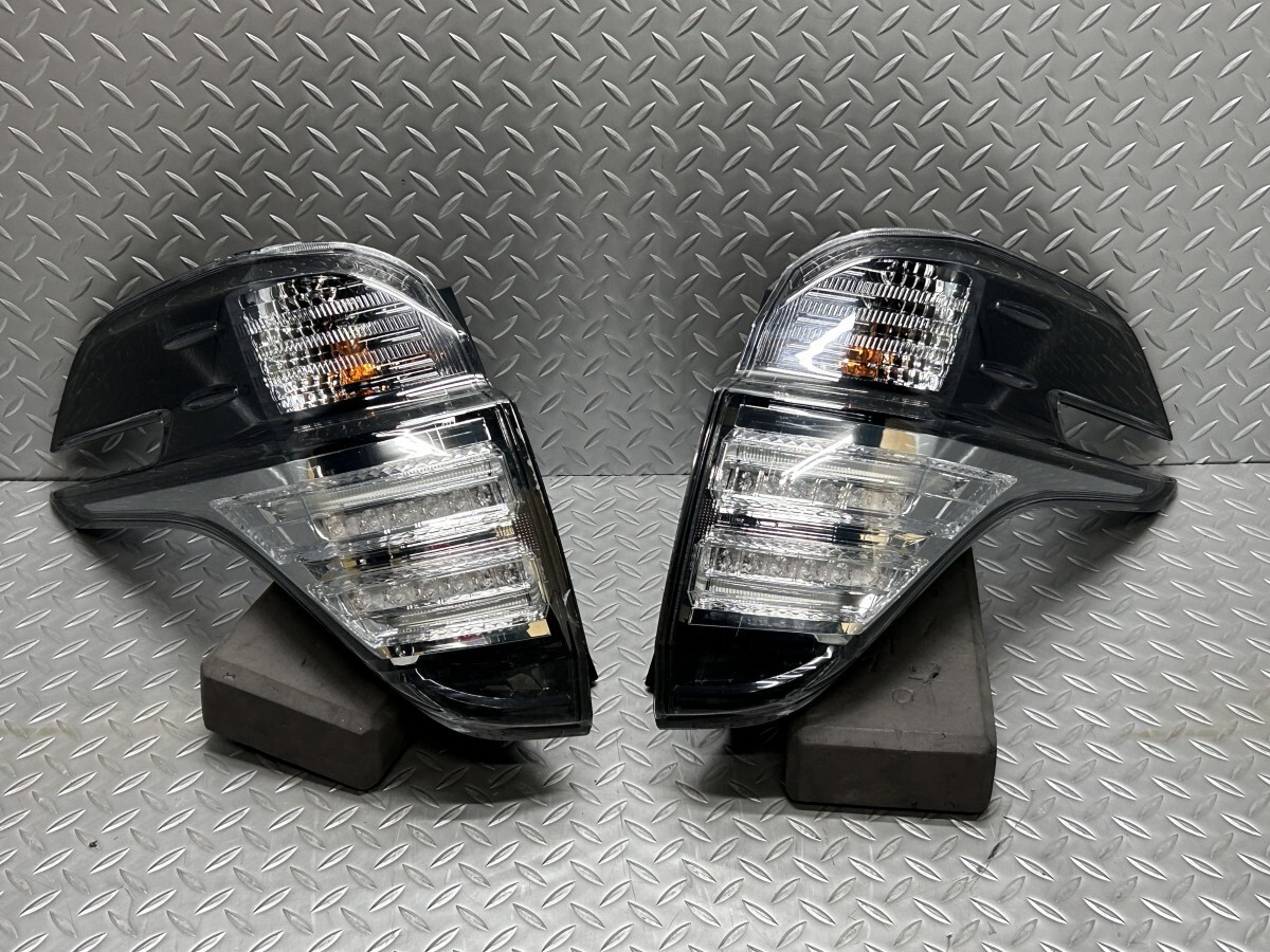 30系 ヴェルファイア 純正 テールランプ左右 品番KOITO 58-69 AGH30W/GGH35W/AYH30W テールライト テールレンズ (24010135)拍卖