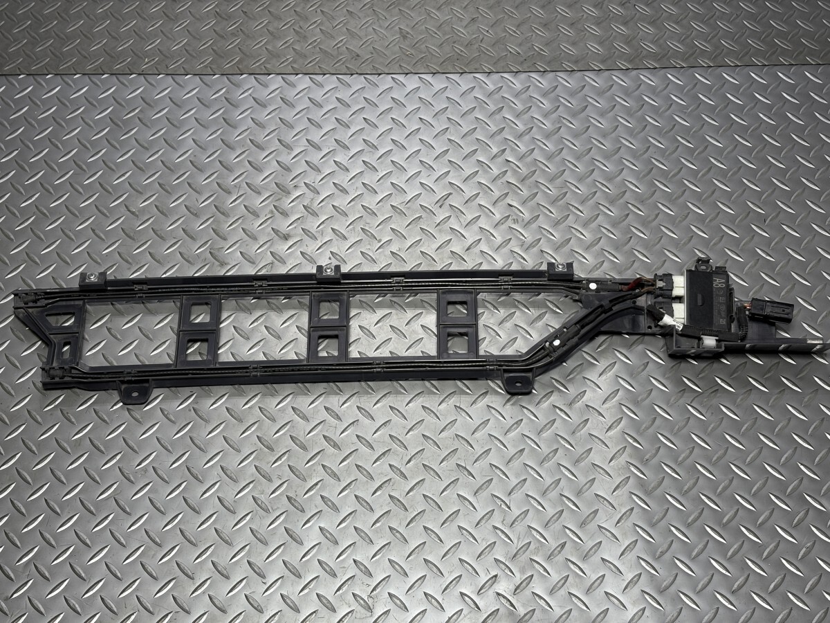 80系 トヨタ ハリアー 純正 バックドア キックコントロールセンサー ブラケット 品番891B1-42030/891B2-0W051 (25060020)拍卖