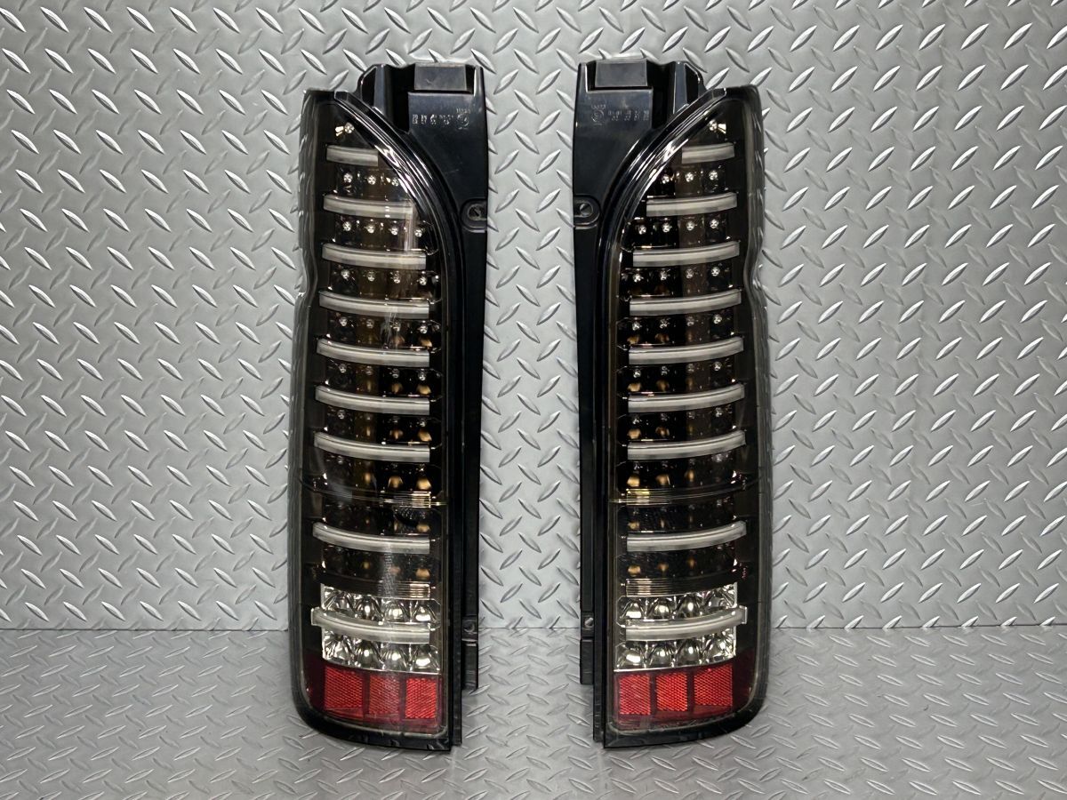 VALENTI 200系 ハイエース LEDテールランプ スモークレンズ KDH200K/TRH211K テールライト テールレンズ (24010075)拍卖
