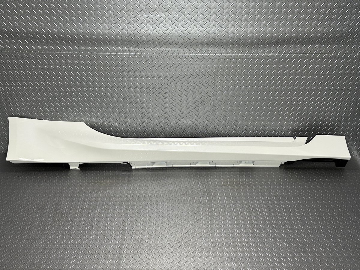ZN8トヨタGR86/ZD8スバルBRZ 純正 サイドステップ右 白/K1X/クリスタルホワイトパール 品番C190100410/96051CC000 (24100024)拍卖