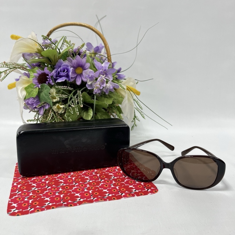 marimekko/マリメッコ/Jessica/ジェシカ/サングラス/UV PROTECTION/ピエニウニッコ/サイド花柄プリント/眼鏡/ブラウン系レンズ拍卖