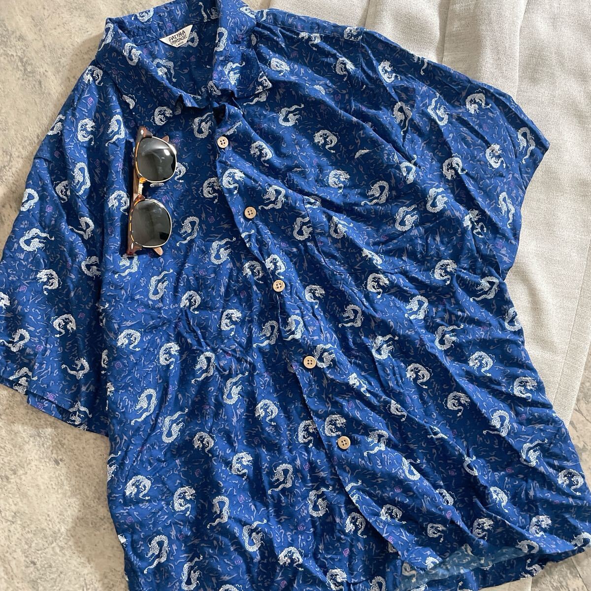 【希少】PATINA VINTAGE レーヨン100% 開襟 アロハシャツ メンズ Lサイズ 青×龍 和柄 総柄 夏 清涼 着心地抜群 しなやかイケおじスタイル 拍卖