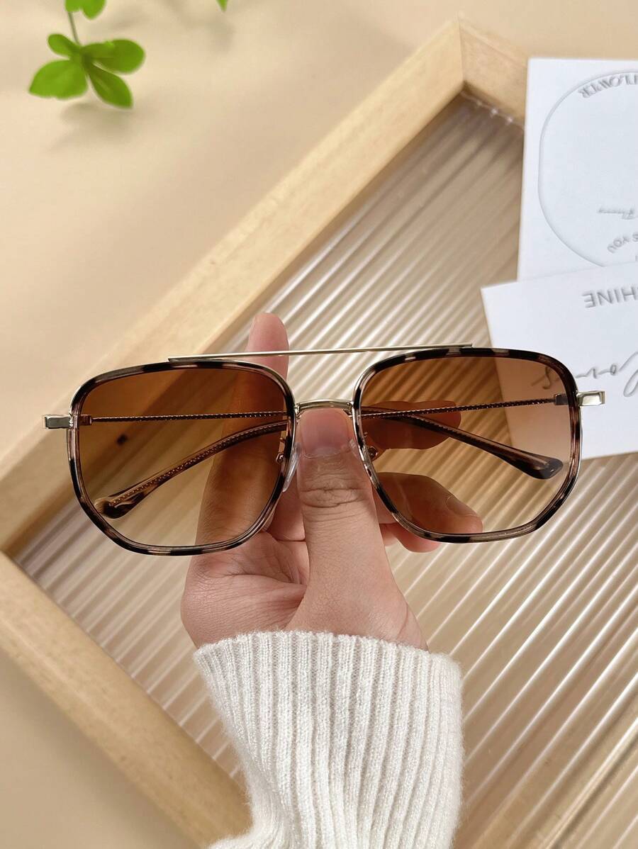 アクセサリー レディース アイアクセサリー 1個 女性のパイロット スクエアフレーム タウニー メタル ファッションサングラス、バ拍卖