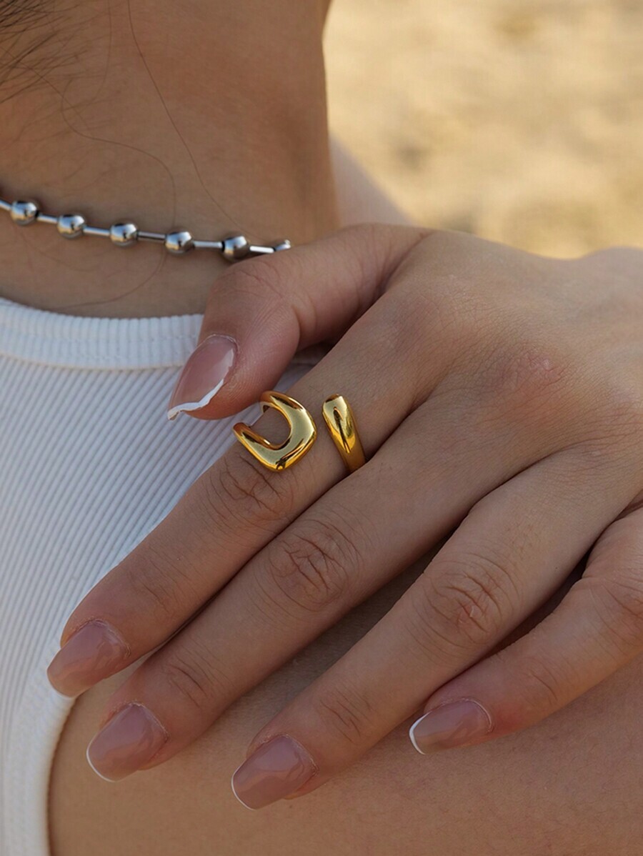 リング レディース リング 18Kゴールドメッキ、パーソナライズされたファッショナブルな非対称 ステンレススチールリング、退色防拍卖