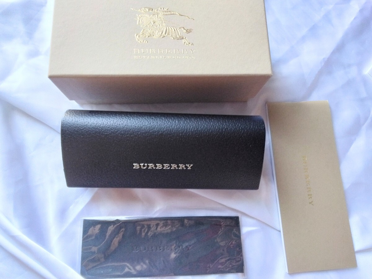 新品バーバリーBURBERRYサングラスケース、メガネケース、メガネ拭き拍卖
