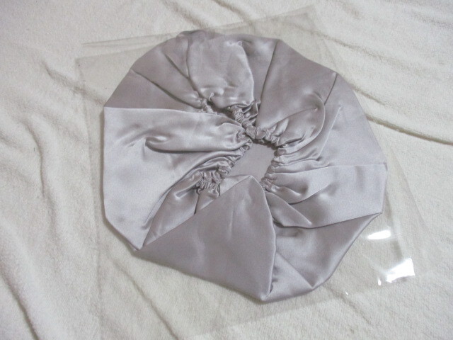 未使用 シルク100%ナイトキャツプ シルバー拍卖